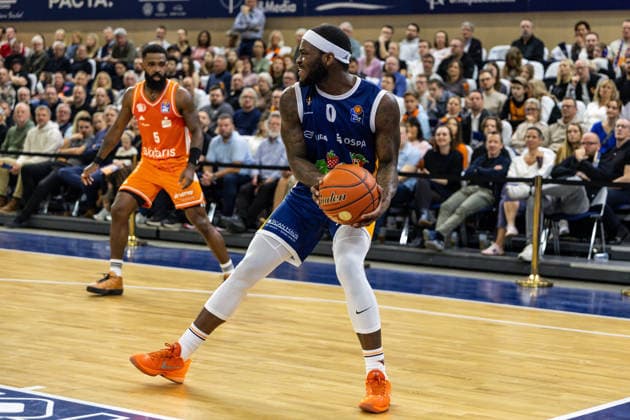 GER, easy Credit Basketball Bundesliga, Rostock Seawolves Niners Chemnitz 15 03 2026, Stadthalle, Rostock, GER, easy Credit Basketball Bundesliga, Rostock Seawolves Niners Chemnitz TJ Crockett Jr Rostock Seawolves 0 Foto Alexander Trienitz Rostock Stadthalle Mecklenburg Vorpommern Germany
