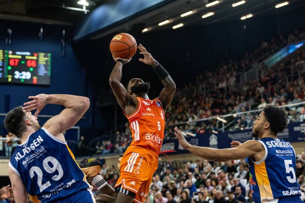 GER, easy Credit Basketball Bundesliga, Rostock Seawolves Niners Chemnitz 15 03 2026, Stadthalle, Rostock, GER, easy Credit Basketball Bundesliga, Rostock Seawolves Niners Chemnitz Corey Davis Jr Niners Chemnitz, 5 Foto Alexander Trienitz Rostock Stadthalle Mecklenburg Vorpommern Germany