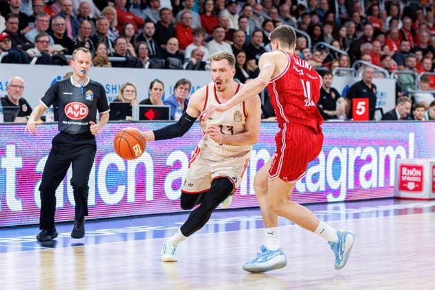 Andreas Obst FC Bayern Muenchen Basketball, 13 , Richard Balint BMA365 Bamberg Baskets, 11 , BMA365 Bamberg Baskets vs FC Bayern Muenchen Basketball, Basketball, easyCredit BBL, 24 Matchday, 15 03 2026 BMA365 Bamberg Baskets vs FC Bayern Muenchen Basketball, Basketball, easyCredit BBL, 24 Matchday, 15 03 2026 Bamberg Copyright: xEibner-Pressefoto G.xSantemizx EP_EER
