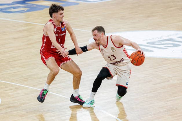 Zachary Ensminger BMA365 Bamberg Baskets, 01 , Andreas Obst FC Bayern Muenchen Basketball, 13 , BMA365 Bamberg Baskets vs FC Bayern Muenchen Basketball, Basketball, easyCredit BBL, 24 Matchday, 15 03 2026 BMA365 Bamberg Baskets vs FC Bayern Muenchen Basketball, Basketball, easyCredit BBL, 24 Matchday, 15 03 2026 Bamberg Copyright: xEibner-Pressefoto G.xSantemizx EP_EER