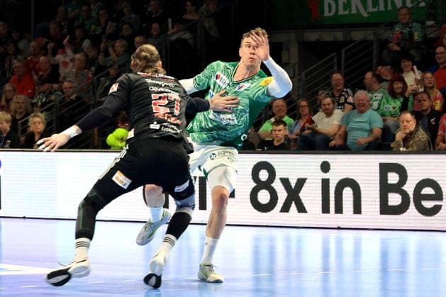 DEU, DHB, 1 HBL, Fuechse Berlin vs Erlangen, 15 03 2026, Max Schmeling Halle, Berlin, DEU, DHB, 1 HBL, Fuechse Berlin vs Erlangen, in the picture Lasse Andersson Fuechse Berlin 11 , Antonio Metzner Erlangen 27 nordphotoxGmbHx xEngler nph00076