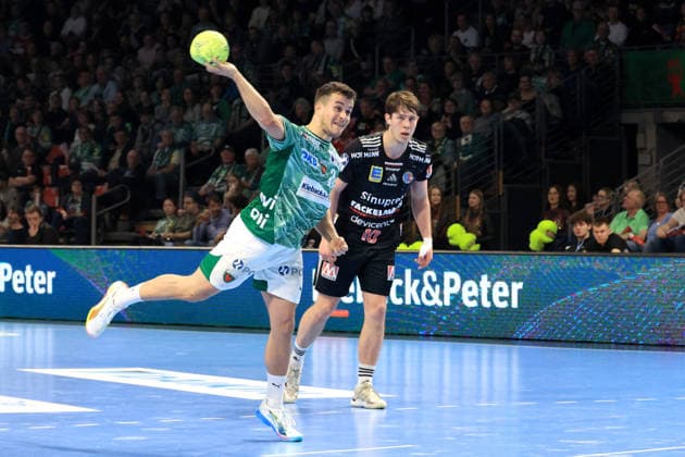 DEU, DHB, 1 HBL, Fuechse Berlin vs Erlangen, 15 03 2026, Max Schmeling Halle, Berlin, DEU, DHB, 1 HBL, Fuechse Berlin vs Erlangen, in the picture 7m by Tim Freihoefer Fuechse Berlin 19 , Florian Scheerer Erlangen 10 nordphotoxGmbHx xEngler nph00076
