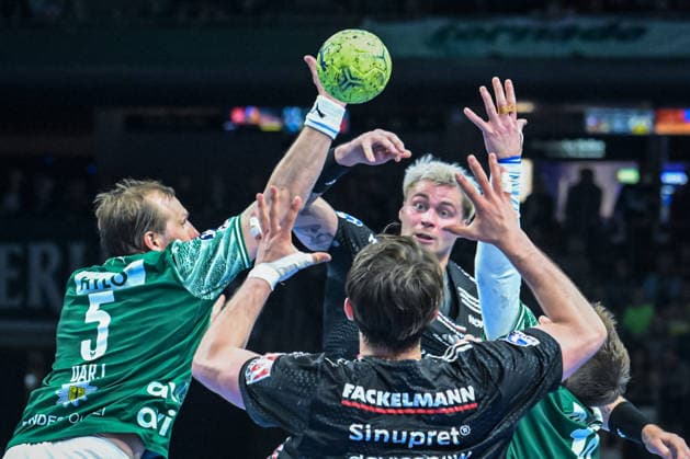 15 03 2026, xlakx, Handball Daikin HBL, Fuechse Berlin HC Erlangen v l Max Darj Fuechse Berlin , Marek Nissen HC Erlangen duel, fight, tackle Berlin Daniel Lakomski