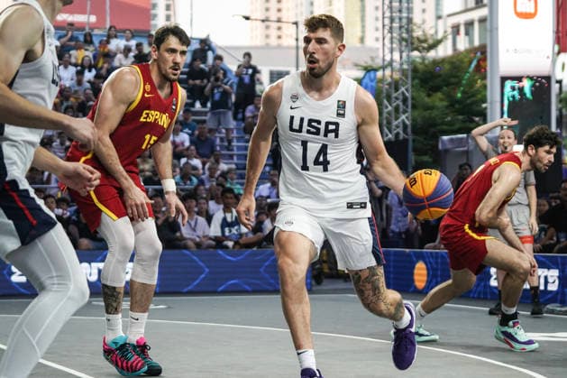 FIBA 3x3 Champions Cup 2026 Spain s Ivan Aurrecoechea competes against the United States Riley Battin during the Men s FIBA Basketball 3x3 Champions Cup 2026 final match between the United States and Spain in Bangkok, Thailand, on March 15, 2026. Bangkok Bangkok Thailand  Copyright: xAnusakxLaowilasx originalFilename:laowilas-notitle260315_npwCq.jpg