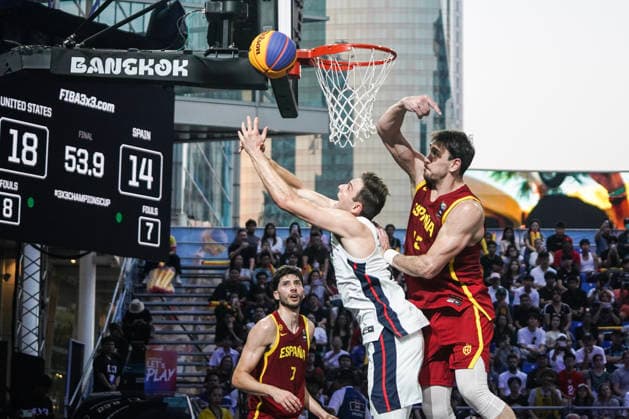 FIBA 3x3 Champions Cup 2026 Justin Pierce of the United States competes against Ivan Aurrecoechea of Spain during the Men s FIBA Basketball 3x3 Champions Cup 2026 final match between the United States and Spain in Bangkok, Thailand, on March 15, 2026. Bangkok Bangkok Thailand  Copyright: xAnusakxLaowilasx originalFilename:laowilas-notitle260315_npGTh.jpg