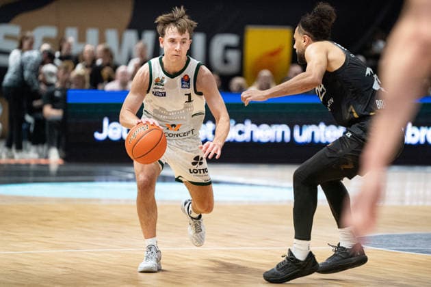 Steven Ashworth Nr 1 VET CONCEPT Gladiators Trier vs Kaza Kajami Keane Nr 24 Basketball Loewen Braunschweig GER, Basketball Loewen Braunschweig vs VET CONCEPT Gladiators Trier, Basketball, easyCredit BBL, Week 24, Season 2025 26, 15 03 2026 GER, Basketball Loewen Braunschweig vs VET CONCEPT Gladiators Trier, Basketball, easyCredit BBL, Week 24, Season 2025 26, 15 03 2026 Braunschweig Copyright: xEibner-Pressefoto DanielxREINELTx EP_DRT