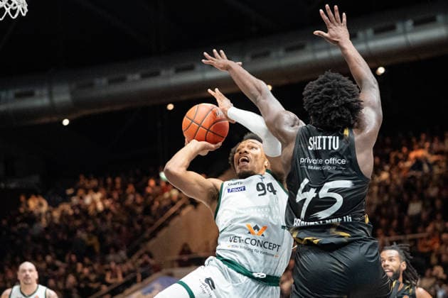George King Nr 94 VET CONCEPT Gladiators Trier vs Oluwasimisola Shittu Nr 45 Basketball Loewen Braunschweig GER, Basketball Loewen Braunschweig vs VET CONCEPT Gladiators Trier, Basketball, easyCredit BBL, Week 24, Season 2025 26, 15 03 2026 GER, Basketball Loewen Braunschweig vs VET CONCEPT Gladiators Trier, Basketball, easyCredit BBL, Week 24, Season 2025 26, 15 03 2026 Braunschweig Copyright: xEibner-Pressefoto DanielxREINELTx EP_DRT
