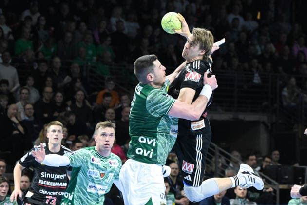 15 03 2026, xlakx, Handball Daikin HBL, Fuechse Berlin HC Erlangen v l Mijajlo Marsenic Fuechse Berlin , Andri Runarsson HC Erlangen duel, duel, fight, tackle Berlin Daniel Lakomski