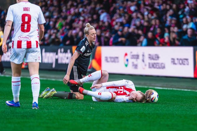 Weronika Zawistowska 1 FC Cologne, 10 with pain on the ground 1 FC Cologne vs FC Bayern Munich, Football, Google Pixel Womens Bundesliga, Matchday 20, Season 2025 26, 15 03 2026, 1 FC Cologne vs FC Bayern Munich, Football, Google Pixel Womens Bundesliga, Matchday 20, Season 2025 26, 13 03 2026 Cologne Copyright: xEibner-Pressefoto LukasxBaldygax EP_LBA