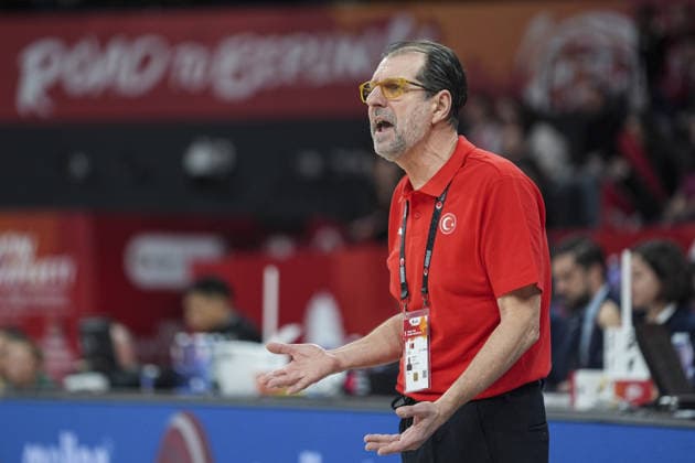 Turkiye v Australia - FIBA Women s World Cup Qualifiers ISTANBUL, TURKIYE - MARCH 15: Head coach of Turkiye, Andrea Mazzon gestures during the FIBA Women s World Cup Qualifiers Group C match between Turkiye and Australia at the Turkcell Basketball Development Center in Istanbul, Turkiye, on March 15, 2026. Beyza Comert Anadolu Istanbul Turkey. Editorial use only. Please get in touch for any other usage.  Copyright: x2026xAnadoluxBeyzaxComertx