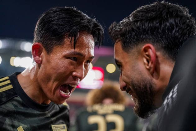 Deutschland: Fussball Bundesliga 2025 - 2026, 26. Spieltag - SC Freiburg vs 1. FC Union Berlin - Europa-Park-Stadion (Freiburg): Tor und Torjubel zum 0:1 durch Woo-yeong Jeong (1. FC Union Berlin, 11) Freude, Emotionen, Jubel *** Germany Soccer Bundesliga 2025 2026, Matchday 26 SC Freiburg vs 1 FC Union Berlin Europa Park Stadion Freiburg Goal and goal celebration to 0 1 by Woo yeong Jeong 1 FC Union Berlin, 11 Joy, emotions, jubilation Copyright: xJOERANxSTEINSIEKx