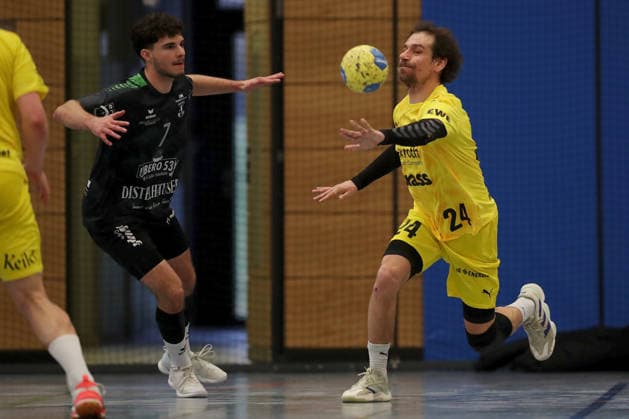 15 03 2026, Men, Handball, Season 2025 2026, Regionalliga, 19 Matchday DJK Waldbuettelbrunn TSV Lohr Julius Rauch 7, TSG Waldbuettelbrunn and Benjamin Horn 24, TSV Lohr Waldbuettelbrunn Ballsporthalle Bayern Germany