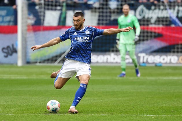 Gelsenkirchen, Germany, 15 03 26, Hasan Kurucay FC Schalke 04 on the ball during the Bundesliga 2 match between FC Schalke 04 Hannover 96 at the Veltins Arena in Gelsenkirchen Photo by Joachim Bywaletz DFB DFL REGULATIONS PROHIBIT ANY USE OF PHOTOGRAPHS AS IMAGE SEQUENCES AND OR QUASI VIDEO Copyright: JoachimxBywaletz xJB-Sportfoto