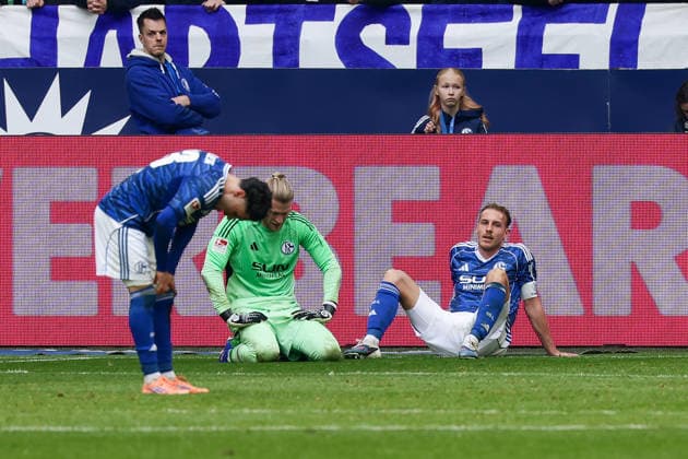 Gelsenkirchen, Germany, 15 03 26, Soufiane El Faouzi FC Schalke 04 , Loris Karius FC Schalke 04 and Timo Becker FC Schalke 04 disappointed during the 2 Bundesliga match between FC Schalke 04 Hannover 96 at the Veltins Arena in Gelsenkirchen Photo by Joachim Bywaletz DFB DFL REGULATIONS PROHIBIT ANY USE OF PHOTOGRAPHS AS IMAGE SEQUENCES AND OR QUASI VIDEO Copyright: JoachimxBywaletz xJB-Sportfoto