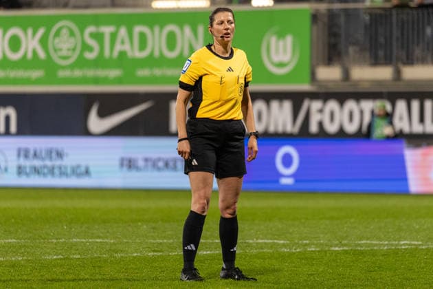 Germany, Google Pixel Womens Bundesliga, Season 2025 2026, Matchday 20, AOK Stadium, VfL Wolfsburg vs Bayer 04 Leverkusen, Kost Annika Referee Copyright: xMichellexLukax