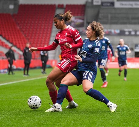 Liverpool Women v Leicester City Women Barclays Women s Super League Aurelie Csillag of Liverpool Women (left) under pressure from Julie Thibaud of Leicester City Women during the Barclays Women s Super League match at BrewDog Stadium, St Helens 15 03 2026 UK Newspapers OUT Copyright: xMikexMartinx FIL-23137-0145