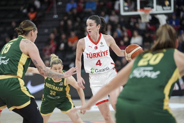Turkiye v Australia - FIBA Women s World Cup Qualifiers ISTANBUL, TURKIYE - MARCH 15: Olcay Cakir (4) of Turkiye in action against Sami Whitcomb (32) of Australia during the FIBA Women s World Cup Qualifiers Group C match between Turkiye and Australia at the Basketball Development Center in Istanbul, Turkiye on March 15, 2026. Beyza Comert Anadolu Istanbul Turkey. Editorial use only. Please get in touch for any other usage.  Copyright: x2026xAnadoluxBeyzaxComertx