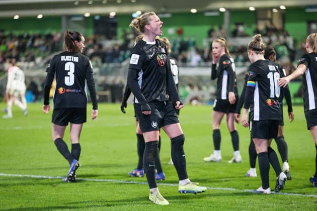 Goalscorer Alexandra Popp VfL Wolfsburg, 11 with goal celebration, cheering, jubilant, optimistic, game scene, highlight, joy about the goal to 2 0, THE DFB REGULATIONS PROHIBIT ANY USE OF PHOTOGRAPHS AS IMAGE SEQUENCES AND OR QUASI VIDEO , 15 03 2026, Wolfsburg Germany , Football, Google Pixel Womens Bundesliga, VfL Wolfsburg Bayer 04 Leverkusen xobx