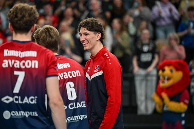 15 03 2026, xdobgx, Volleyball Volleyball Bundesliga VBL, SVG Lüneburg ASV Dachau v l Cole Young SVG Lüneburg, 8 smiling, friendly expression, smiling, friendly expression