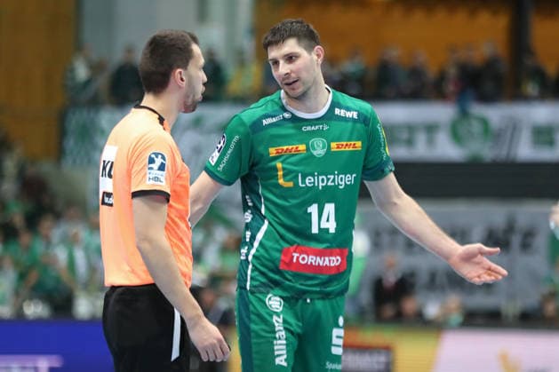 Handball DAIKIN HBL, SC DHfK Leipzig TVB Stuttgart 15 03 2026 Marko Mamic 14, SC DHfK Leipzig in dialog with the referee Handball, DAIKIN HBL, 1 Bundesliga, Season 2025 2026, 25 Matchday SC DHfK Leipzig vs TVB Stuttgart on 15 03 2026 at Quarterback Immobilien Arena Leipzig Copyright: xBEAUTIFULxSPORTS JanxKaeferx