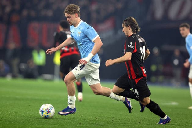 CALCIO - Serie A - SS Lazio vs AC Milan Rome, Italy - March 15, 2026: Kenneth Taylor (central midfielder) of SS Lazio, Luka Modric (midfielder) of AC Milan seen in action during the Serie A Enilive 2025-2026 football match between S.S. Lazio vs A.C. Milan at Olympic Stadium. Rome Italy  Copyright: xIPAxSport ABACAx