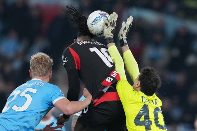 AC Milan™s Rafael Leao and Lazio™s goalkeeper Edoardo Motta during the Serie A EniLive soccer match between Lazio and Milan at the Rome s Olympic stadium, Italy - Sunday March 15, 2026 - Soccer ( Photo by Alfredo Falcone LaPresse )  Copyright: xAlfredoxFalcone LaPressex