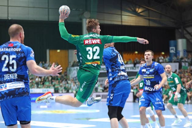 Handball DAIKIN HBL, SC DHfK Leipzig TVB Stuttgart 15 03 2026 Franz Semper 32, SC DHfK Leipzig flies to the throw Handball, DAIKIN HBL, 1 Bundesliga, Season 2025 2026, 25 Matchday SC DHfK Leipzig vs TVB Stuttgart on 15 03 2026 at the Quarterback Immobilien Arena Leipzig Copyright: xBEAUTIFULxSPORTS JanxKaeferx