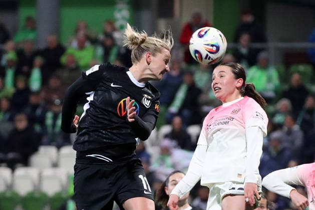 VfL vs Leverkusen, BL Women Wolfsburg, 15 03 2026, Football, Women, Google Pixel Bundesliga, Season 2025 2026, VfL Wolfsburg vs Bayer 04 Leverkusen, Alexandra Popp VfL Wolfsburg , Julia Mickenhagen Bayer 04 Leverkusen AOK Stadion Niedersachsen Germany