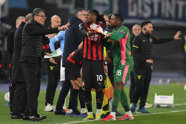 Foto IPP Roberto Ramaccia Roma 15 3 2026 Campionato di Calcio Serie A 2025 2026 Lazio vs Milan Nella foto Rafael Leao of AC Milan gets angry with Massimiliano Allegri allenatore del Milan after being substituted Italy Photo Press - World Copyright Roma italy Italia ITALY  Copyright: xR4924_italyphotopressx