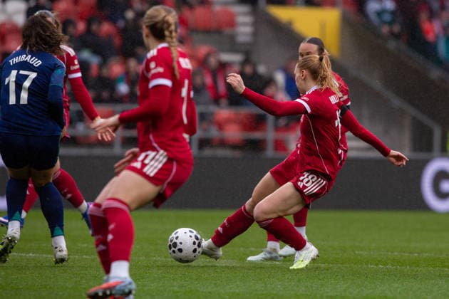 ST HELENS, ENGLAND - MARCH 15. Ceri Holland of Liverpool shoots from the edge of the box at St Helens Stadium on March 15 2026 in St Helens, England. Copyright: xSeanxWalshx Sportspressphoto_SPR111052