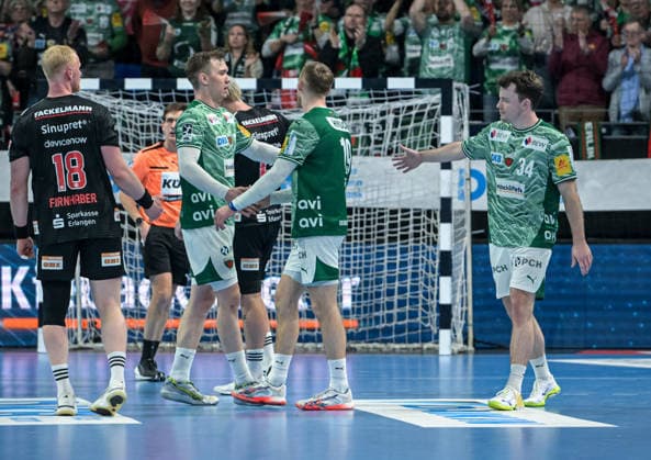 15 03 2026, xlakx, Handball Daikin HBL, Fuechse Berlin HC Erlangen f l Sebastian Firnhaber HC Erlangen , Lasse Andersson Fuechse Berlin , Mathias Gidsel Fuechse Berlin , Hakun West Av Teigum Fuechse Berlin Cheering about the victory, cheering after the game Berlin Daniel Lakomski