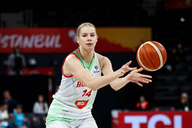 Hungary vs Argentina Women s Basketball World Cup 2026 Qualifying Tournaments Dorka Juhasz of Hungary national team, Nationalteam in action from the bench during the Women s Basketball World Cup 2026 Qualifying Tournaments Groupe Phase - Group A between Hungary National Team and Argentina National Team at Turkcell Basketball Development Center on March 15, 2026 in Istanbul, Turkey. Istanbul Istanbul Turkey Copyright: xBurakxBasturkx