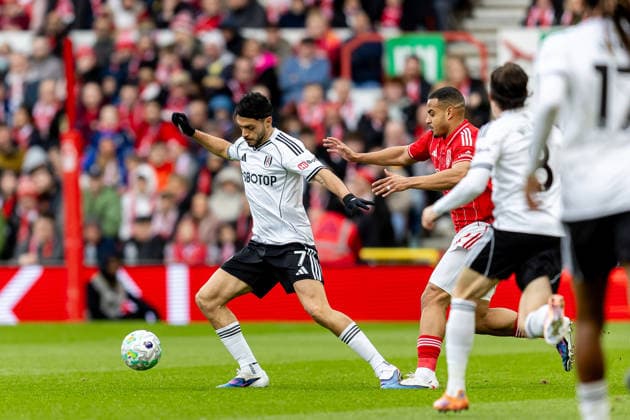 Nottingham Forest v Fulham, Premier League Fulham forward Raul Jimenez (7) battles for possession with Nottingham Forest defender Murillo (5) during the Premier League match between Nottingham Forest and Fulham at the City Ground, Nottingham, UK on 15 March 2026. Nottingham City Ground Nottinghamshire UK Editorial use only DataCo restrictions apply See www.football-dataco.com , Copyright: xManjitxNarotrax PSI-23895-0094