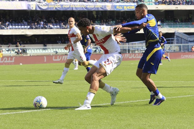 CALCIO - Serie A - Hellas Verona FC vs Genoa CFC Alessandro Marcandalli of Genoa CFC competes for the ball with Rafik Belghali of Hellas Verona FC during Hellas Verona FC vs Genoa CFC, 29Â° Serie A Enilive 2025-26 game at Marcantonio Bentegodi stadium in Verona (VR), Italy, on March 15, 2026. Verona Italy  Copyright: xIPAxSport ABACAx