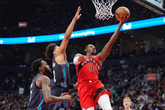 March 15, 2026, Toronto, On, Canada: Toronto Raptors forward RJ Barrett (9) scores over Detroit Pistons guard Cade Cunningham (2) during first half NBA, Basketball Herren, USA basketball action in Toronto on Sunday, March 15, 2026. Canada News - March 15, 2026  - ZUMAc35_ 20260315_zaf_c35_153 Copyright: xFrankxGunnx