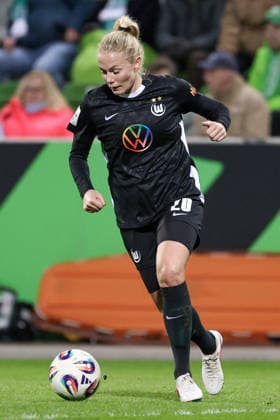 Guro Bergsvand VfL Wolfsburg, 20 on the ball, cropped image, single image, full body, action, action scene, THE DFB GUIDELINES PROHIBIT ANY USE OF PHOTOGRAPHS AS IMAGE SEQUENCES AND OR VIDEO-LIKE PHOTOGRAPHS DFB REGULATIONS PROHIBIT ANY USE OF PHOTOGRAPHS AS IMAGE SEQUENCES AND OR QUASI VIDEO , 15 03 2026, Wolfsburg Germany , Soccer, Google Pixel Womens Bundesliga, VfL Wolfsburg Bayer 04 Leverkusen xobx