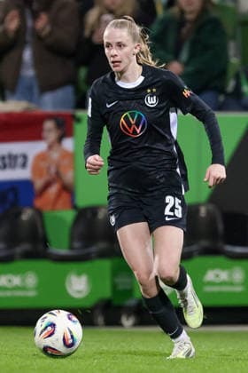 Vivien Endemann VfL Wolfsburg, 25 on the ball, cropped image, single image, full body, action, action scene, THE DFB GUIDELINES PROHIBIT ANY USE OF PHOTOGRAPHS AS IMAGE SEQUENCES AND OR QUASI VIDEO DFB REGULATIONS PROHIBIT ANY USE OF PHOTOGRAPHS AS IMAGE SEQUENCES AND OR QUASI VIDEO , 15 03 2026, Wolfsburg Germany , Soccer, Google Pixel Womens Bundesliga, VfL Wolfsburg Bayer 04 Leverkusen xobx