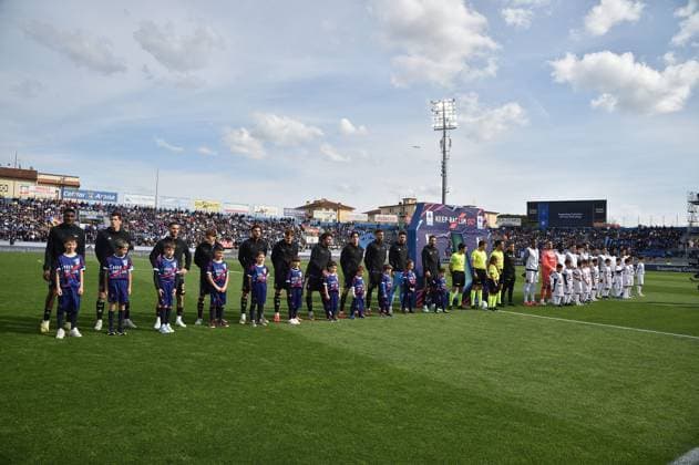 CALCIO - Serie A - Pisa SC vs Cagliari Calcio Players lineup during Pisa SC vs Cagliari Calcio, Italian soccer Serie A match in Pisa, Italy, March 15 2026 Pisa Italy  Copyright: xIPAxSport ABACAx