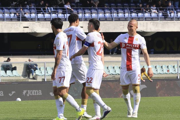 CALCIO - Serie A - Hellas Verona FC vs Genoa CFC Genoa players celebrate the victory at the end of Hellas Verona FC vs Genoa CFC, 29Â° Serie A Enilive 2025-26 game at Marcantonio Bentegodi stadium in Verona (VR), Italy, on March 15, 2026. Verona Italy  Copyright: xIPAxSport ABACAx