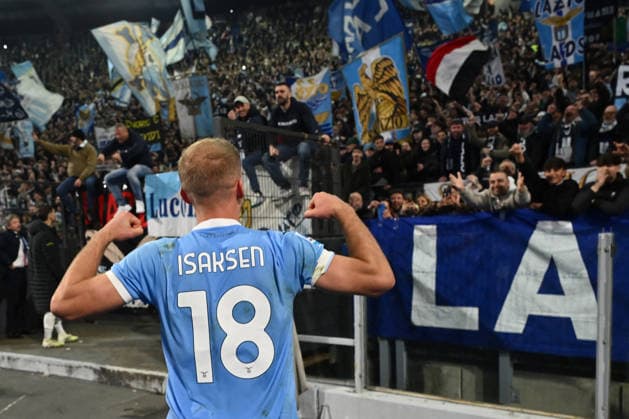 CALCIO - Serie A - SS Lazio vs AC Milan Gustav Isaksen of S.S. Lazio greets the supporters at the end of the 29th matchday of the Serie A championship between S.S. Lazio and A.C. Milan at the Olympic Stadium on March 15, 2026 in Rome, Italy. Rome Italy  Copyright: xIPAxSport ABACAx