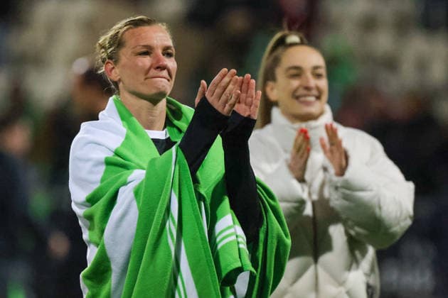 Wolfsburg, Germany 15 March 2026 20 Matchday 1 Womens Bundesliga VfL Wolfsburg Women vs Bayer Leverkusen 04 Women In the picture Alexandra Popp VfL celebrating after the home win against Leverkusen Copyright: HMBxMedia MadeleinexFantini