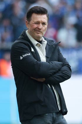 2 Bundesliga FC Schalke 04 Hannover 96 on 15 03 2026 at the Veltins Arena in Schalke Coach Christian Titz Hannover reflective MH