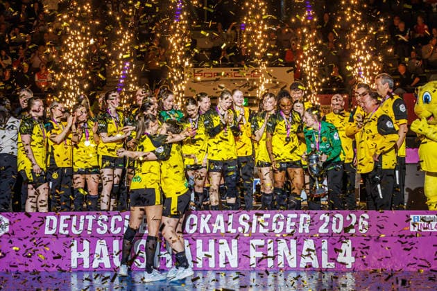 BVB Dortmund celebrates cup victory Winners award ceremony, first-placed team, gold medal, 15 03 2026, Stuttgart Germany , Handball women, Final4 2025, Final, HSG Bensheim Auerbach BVB Dortmund xprx