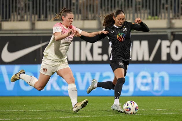 15 03 2026, xgrfx, Soccer Google Pixel Women Bundesliga, VfL Wolfsburg Bayer Leverkusen v l Claudia Wenger Bayer Leverkusen , Kessya Bussy VfL Wolfsburg DFL DFB REGULATIONS PROHIBIT ANY USE OF PHOTOGRAPHS as IMAGE SEQUENCES and or QUASI VIDEO Wolfsburg