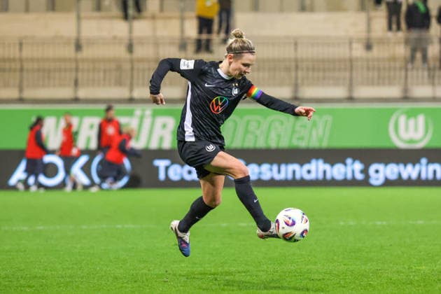 15 03 2026, xgrfx, Soccer Google Pixel Womens Bundesliga, VfL Wolfsburg Bayer Leverkusen v l Svenja Huth VfL Wolfsburg DFL DFB REGULATIONS PROHIBIT ANY USE OF PHOTOGRAPHS as IMAGE SEQUENCES and or QUASI VIDEO Wolfsburg