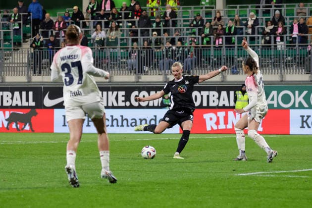 15 03 2026, xgrfx, Soccer Google Pixel Womens Bundesliga, VfL Wolfsburg Bayer Leverkusen v l Alexandra Popp VfL Wolfsburg DFL DFB REGULATIONS PROHIBIT ANY USE OF PHOTOGRAPHS as IMAGE SEQUENCES and or QUASI VIDEO Wolfsburg