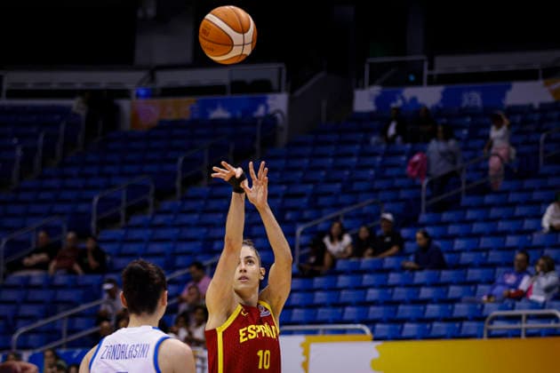 2026 World Cup Qualifying Tournament - Italy V Spain Maria Conde 10 of Spain plays in the 2026 FIBA World Cup Qualifying Tournament game between Italy and Spain at Coliseo Jose Miguel Agrelot in San Juan, Puerto Rico, on March 15, 2026. San Juan Puerto Rico  Copyright: xEdgardoxMedinax originalFilename:medinamillan-notitle260315_npzZX.jpg