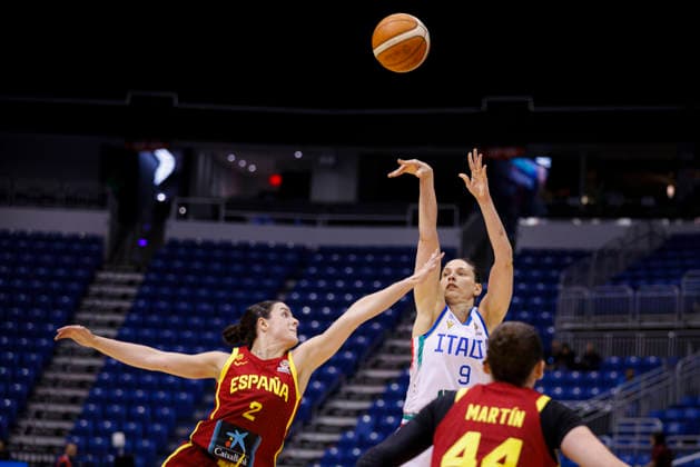 2026 World Cup Qualifying Tournament - Italy V Spain Cecilia Zandalasini 9 of Italy plays in the 2026 FIBA World Cup Qualifying Tournament game between Italy and Spain at Coliseo Jose Miguel Agrelot in San Juan, Puerto Rico, on March 15, 2026. San Juan Puerto Rico  Copyright: xEdgardoxMedinax originalFilename:medinamillan-notitle260315_npuze.jpg