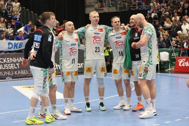 15 03 2026, xgox, Handball Daikin HBL Bergischer HC SC Magdeburg emspor, v l Magdeburg cheering about the victory, cheering after the end of the game Duesseldorf