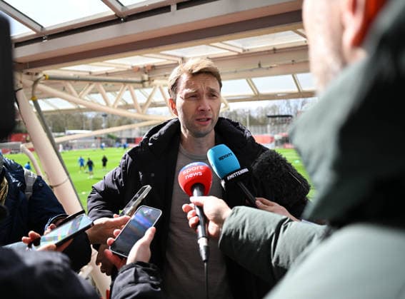 16 03 2026, xophax, Football , UEFA Champions League , 2025 2026 , Bayer Leverkusen training ahead of the second leg against Arsenal London Simon Rolfes in the Leverkusen mixed zone